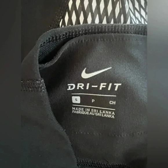 Nike - Dri-Fit - Power Legendary Cropped Leggings - Picture 2 of 4